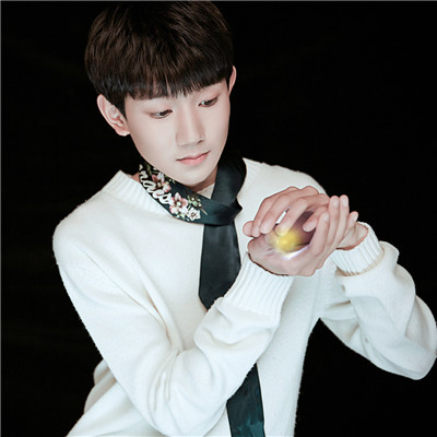 TFBoys萤火吉他谱,简单弹唱原版指弹曲谱,TFBOYS高清六线乐谱